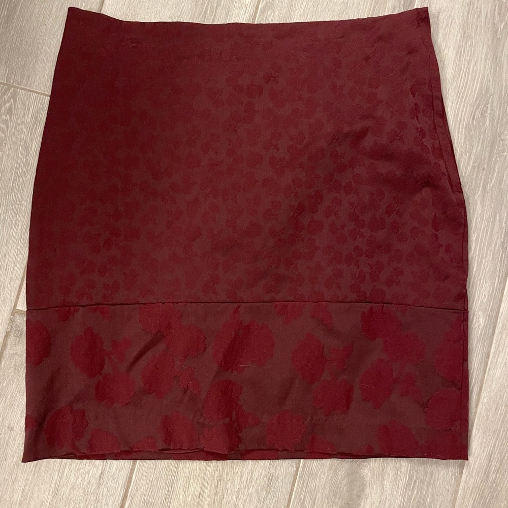 Gorgeous wine colored skirt from H&M